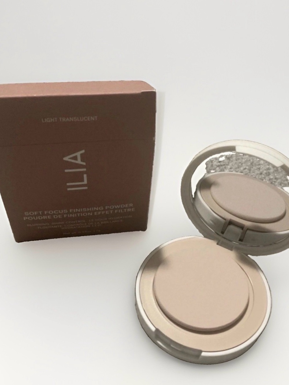 Ilia Soft Focus Finishing Powder with 12-Hour Shine Control Light Translucent